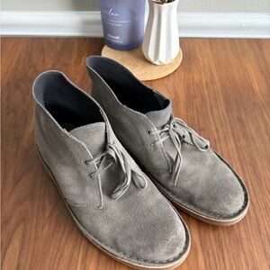 Clark’s Gray Suede Chukka Desert Boots